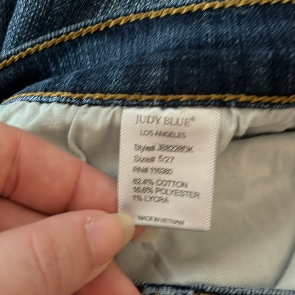 Judy Blue Distressed Low to Mid Rise Ankle Jeans Size 27 - Picture 4 of 4